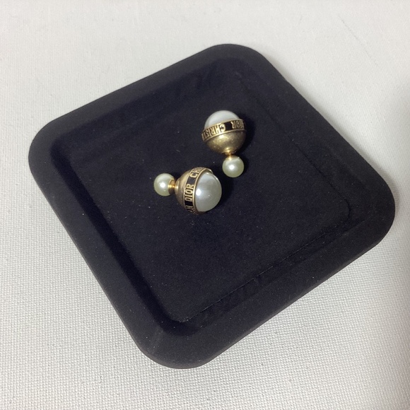 Dior Retro Gold and Pearl Earrings - Picture 1 of 4